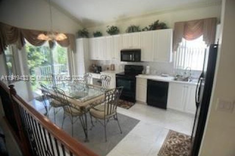 Купить виллу или дом в Мирамар, Флорида 4 спальни, 222.13м2, № 1974570 - фото 19