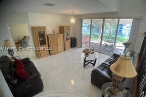 Купить виллу или дом в Мирамар, Флорида 4 спальни, 222.13м2, № 1974570 - фото 21