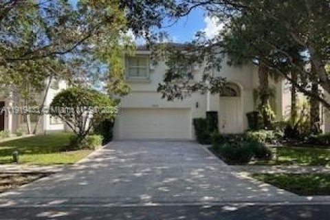 Купить виллу или дом в Мирамар, Флорида 4 спальни, 222.13м2, № 1974570 - фото 1