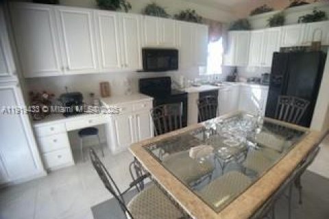 Купить виллу или дом в Мирамар, Флорида 4 спальни, 222.13м2, № 1974570 - фото 20