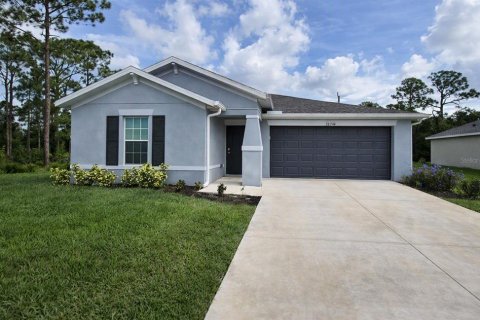 House in Port Charlotte, Florida 3 bedrooms, 144.93 sq.m. № 2231370