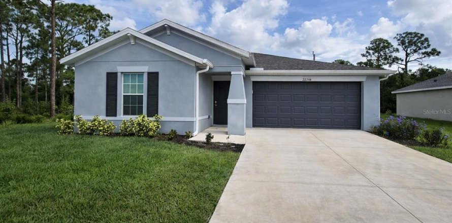 House in Port Charlotte, Florida 3 bedrooms, 144.93 sq.m. № 2231370