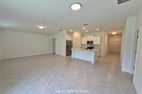 House in Port Charlotte, Florida 3 bedrooms, 144.93 sq.m. № 2231370 - photo 7
