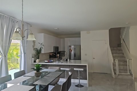 Adosado en venta en Pembroke Pines, Florida, 3 dormitorios, 140.75 m2 № 1831010 - foto 15