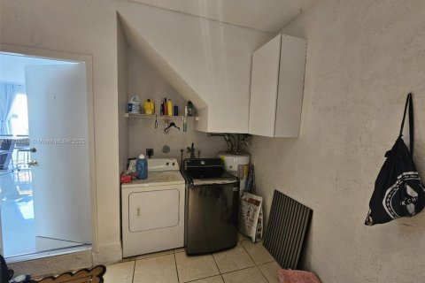 Adosado en venta en Pembroke Pines, Florida, 3 dormitorios, 140.75 m2 № 1831010 - foto 11