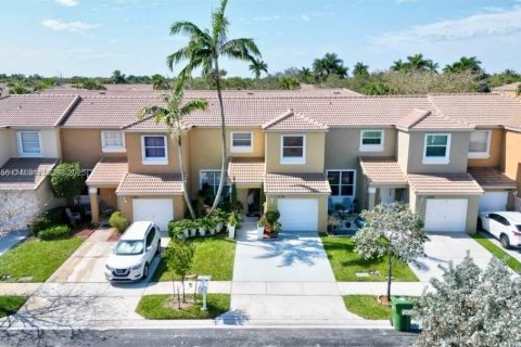 Adosado en venta en Pembroke Pines, Florida, 3 dormitorios, 140.75 m2 № 1831010 - foto 5
