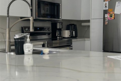 Adosado en venta en Pembroke Pines, Florida, 3 dormitorios, 140.75 m2 № 1831010 - foto 19