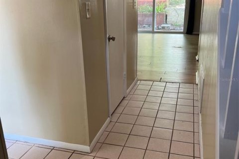 Condo in DeLand, Florida, 2 bedrooms  № 1778127 - photo 8