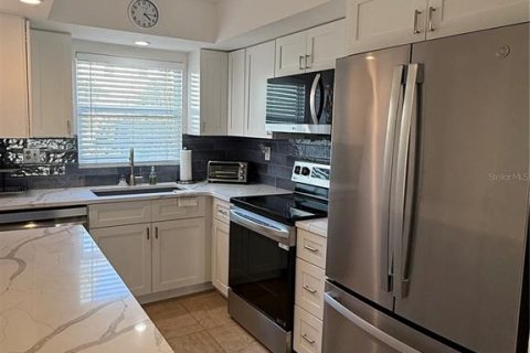 Condominio en alquiler en Sarasota, Florida, 2 dormitorios, 83.15 m2 № 1538785 - foto 3