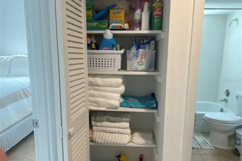 Condominio en alquiler en Sarasota, Florida, 2 dormitorios, 83.15 m2 № 1538785 - foto 17