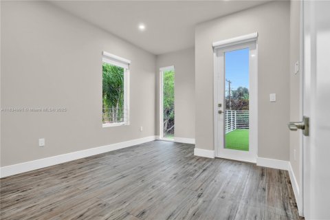 Townhouse in Miami, Florida 3 bedrooms, 406.54 sq.m. № 1817697 - photo 18