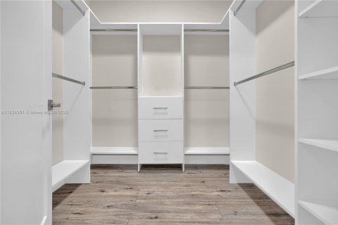 Touwnhouse à louer à Miami, Floride: 3 chambres, 406.54 m2 № 1817697 - photo 12