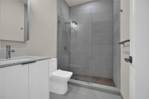 Adosado en alquiler en Miami, Florida, 3 dormitorios, 406.54 m2 № 1817697 - foto 15