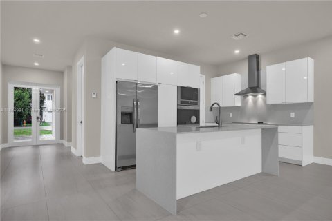 Touwnhouse à louer à Miami, Floride: 3 chambres, 406.54 m2 № 1817697 - photo 11