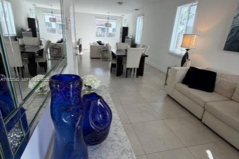 Adosado en alquiler en Doral, Florida, 3 dormitorios, 168.71 m2 № 1990570 - foto 4