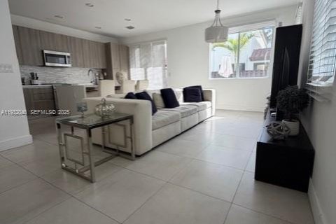 Adosado en alquiler en Doral, Florida, 3 dormitorios, 168.71 m2 № 1990570 - foto 5