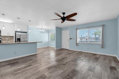 Copropriété à vendre à Seminole, Floride: 2 chambres, 81.75 m2 № 2391051 - photo 3