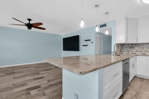 Copropriété à vendre à Seminole, Floride: 2 chambres, 81.75 m2 № 2391051 - photo 11