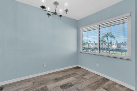 Copropriété à vendre à Seminole, Floride: 2 chambres, 81.75 m2 № 2391051 - photo 13