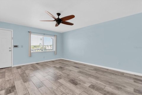 Copropriété à vendre à Seminole, Floride: 2 chambres, 81.75 m2 № 2391051 - photo 4