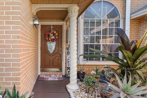 Villa ou maison à louer à Pembroke Pines, Floride: 3 chambres, 125.14 m2 № 1964761 - photo 3