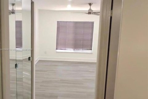 Villa ou maison à louer à Pembroke Pines, Floride: 3 chambres, 125.14 m2 № 1964761 - photo 11