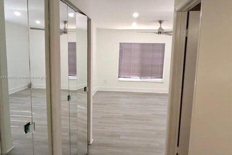 Villa ou maison à louer à Pembroke Pines, Floride: 3 chambres, 125.14 m2 № 1964761 - photo 12