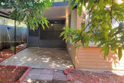 Villa ou maison à louer à Pembroke Pines, Floride: 3 chambres, 125.14 m2 № 1964761 - photo 7