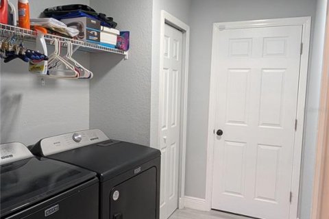 House in Ocala, Florida 3 bedrooms, 128.76 sq.m. № 2150639 - photo 16