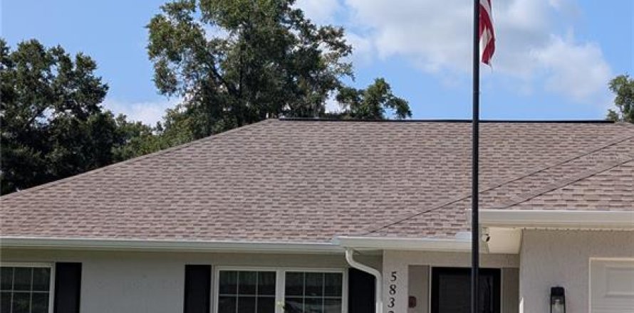 House in Ocala, Florida 3 bedrooms, 128.76 sq.m. № 2150639