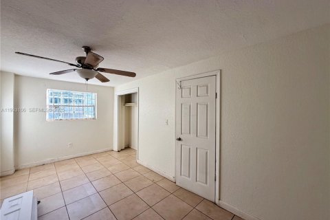 Propiedad comercial en venta en North Miami Beach, Florida, 131.27 m2 № 1991871 - foto 13