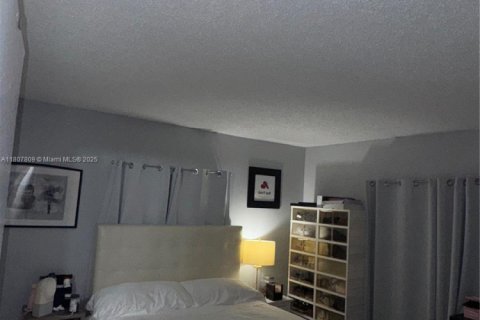 Condo in Cutler Bay, Florida, 2 bedrooms  № 1874405 - photo 6