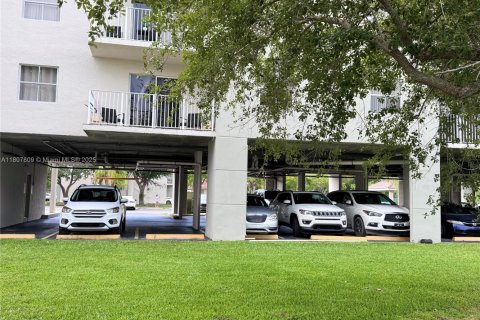 Condo in Cutler Bay, Florida, 2 bedrooms  № 1874405 - photo 13