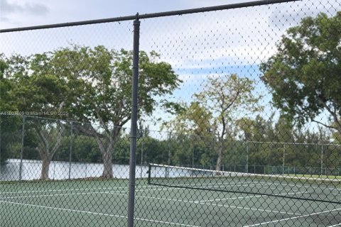 Condo in Cutler Bay, Florida, 2 bedrooms  № 1874405 - photo 14