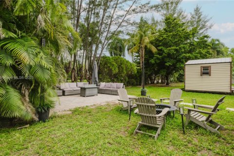 House in Tamarac, Florida 3 bedrooms, 135.17 sq.m. № 1941331 - photo 14