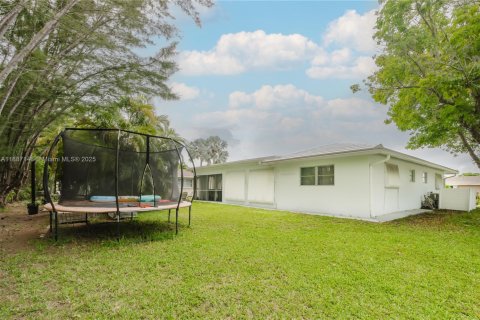 Villa ou maison à vendre à Tamarac, Floride: 3 chambres, 135.17 m2 № 1941331 - photo 16