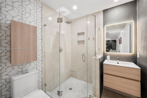 Condo in Key Biscayne, Florida, 3 bedrooms  № 1880212 - photo 27
