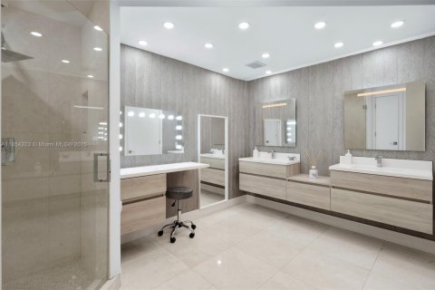 Condo in Key Biscayne, Florida, 3 bedrooms  № 1880212 - photo 15