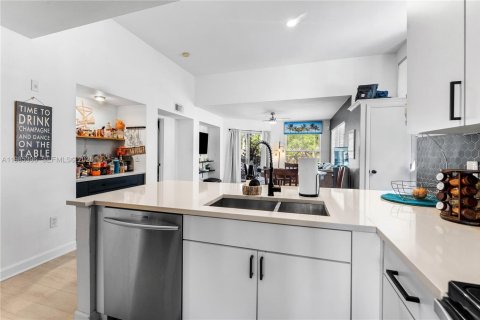 Condominio en venta en West Palm Beach, Florida, 2 dormitorios, 82.5 m2 № 2047000 - foto 10