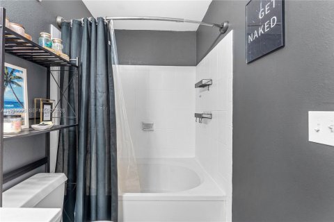 Condominio en venta en West Palm Beach, Florida, 2 dormitorios, 82.5 m2 № 2047000 - foto 22