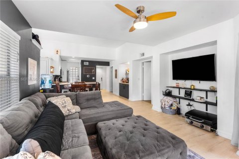 Condominio en venta en West Palm Beach, Florida, 2 dormitorios, 82.5 m2 № 2047000 - foto 12