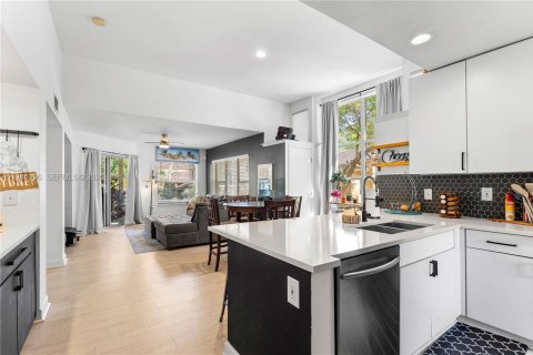 Condominio en venta en West Palm Beach, Florida, 2 dormitorios, 82.5 m2 № 2047000 - foto 7