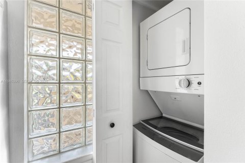 Condominio en venta en West Palm Beach, Florida, 2 dormitorios, 82.5 m2 № 2047000 - foto 23