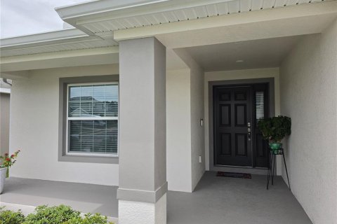 House in Davenport, Florida 4 bedrooms, 168.99 sq.m. № 2196076 - photo 2
