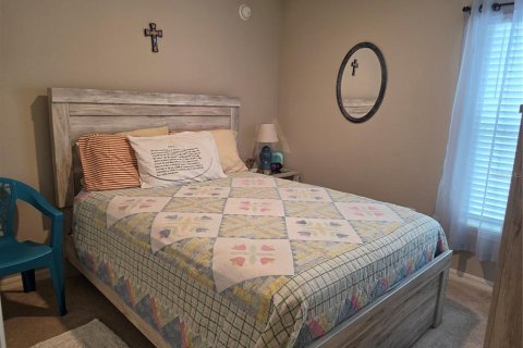 House in Davenport, Florida 4 bedrooms, 168.99 sq.m. № 2196076 - photo 11
