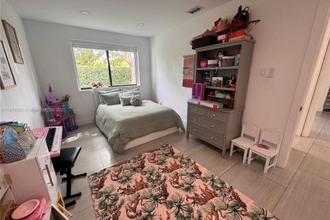 House in Miami, Florida 4 bedrooms, 209.68 sq.m. № 1895910 - photo 21