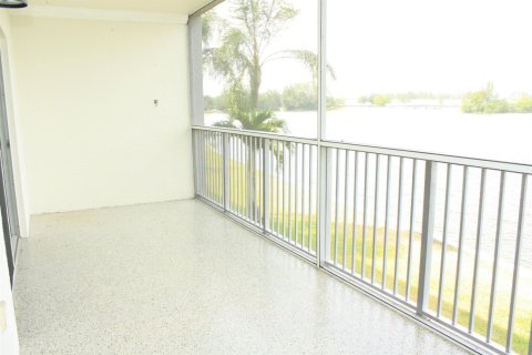 Condominio en alquiler en Deerfield Beach, Florida, 3 dormitorios, 121.79 m2 № 1177256 - foto 1