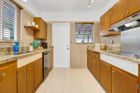Casa en venta en North Miami Beach, Florida, 4 dormitorios, 153.29 m2 № 1820040 - foto 26