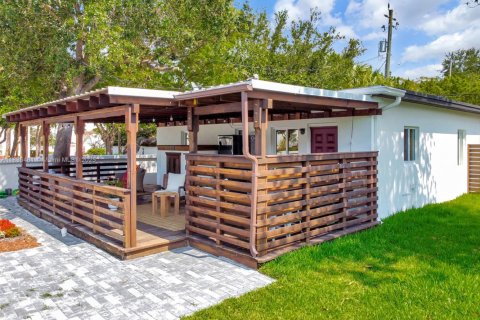 Casa en venta en North Miami Beach, Florida, 4 dormitorios, 153.29 m2 № 1820040 - foto 12