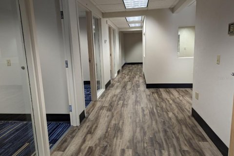 Propiedad comercial en alquiler en Gainesville, Florida, 188.03 m2 № 1561235 - foto 2